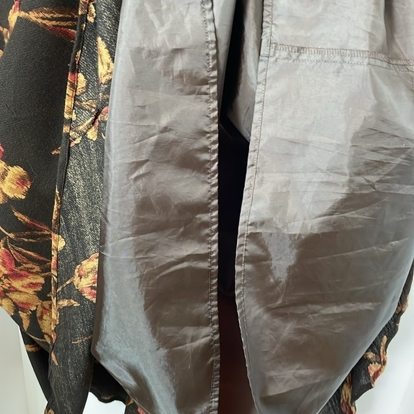 Jones New York Signature ~ Floral Print Two Layer Fabric Skirt - Picture 7 of 9